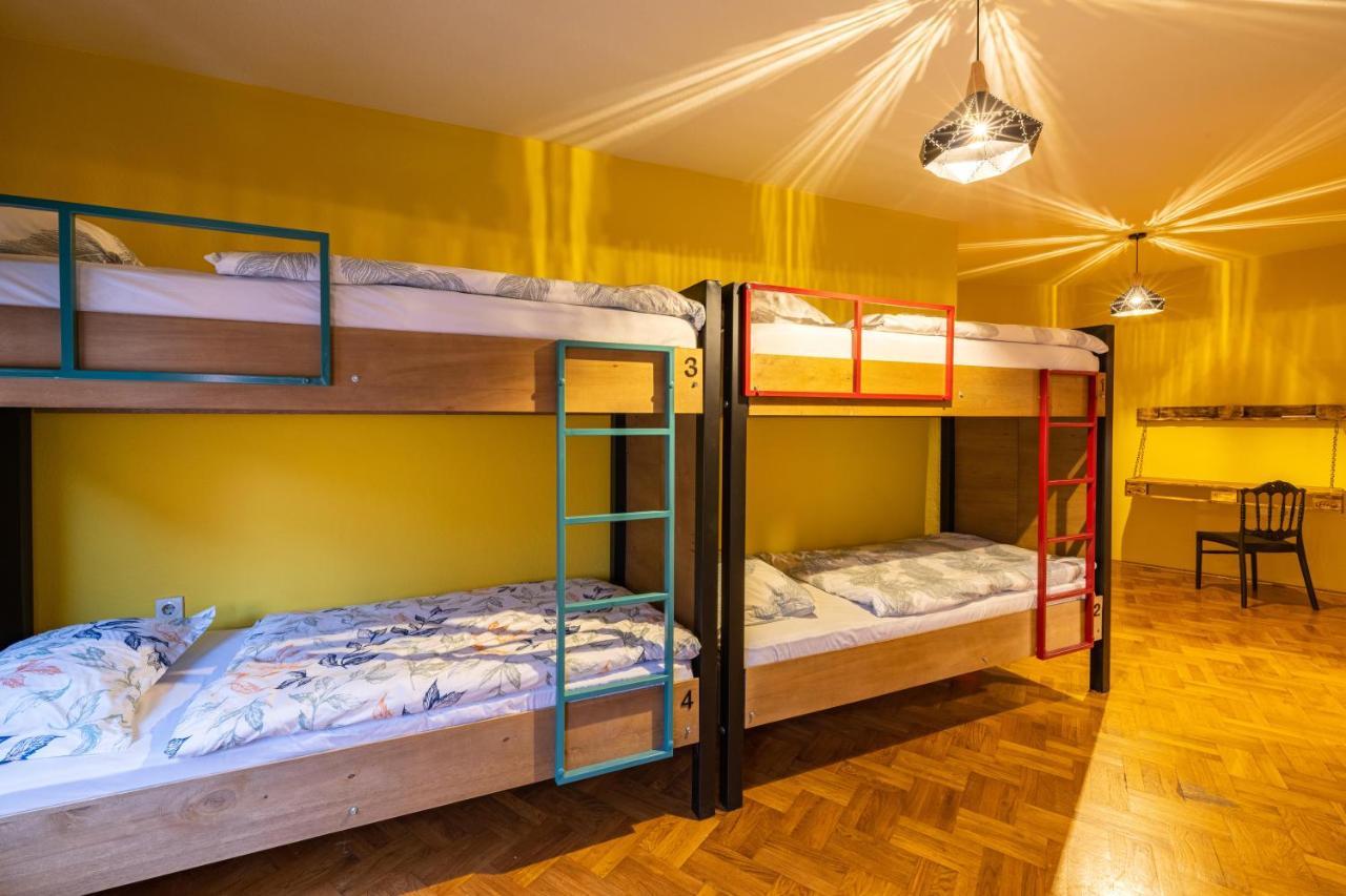 Hostel Prishtina Backpackers Prisztina Zewnętrze zdjęcie