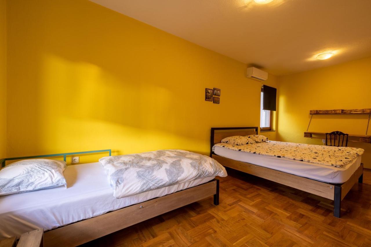 Hostel Prishtina Backpackers Prisztina Zewnętrze zdjęcie