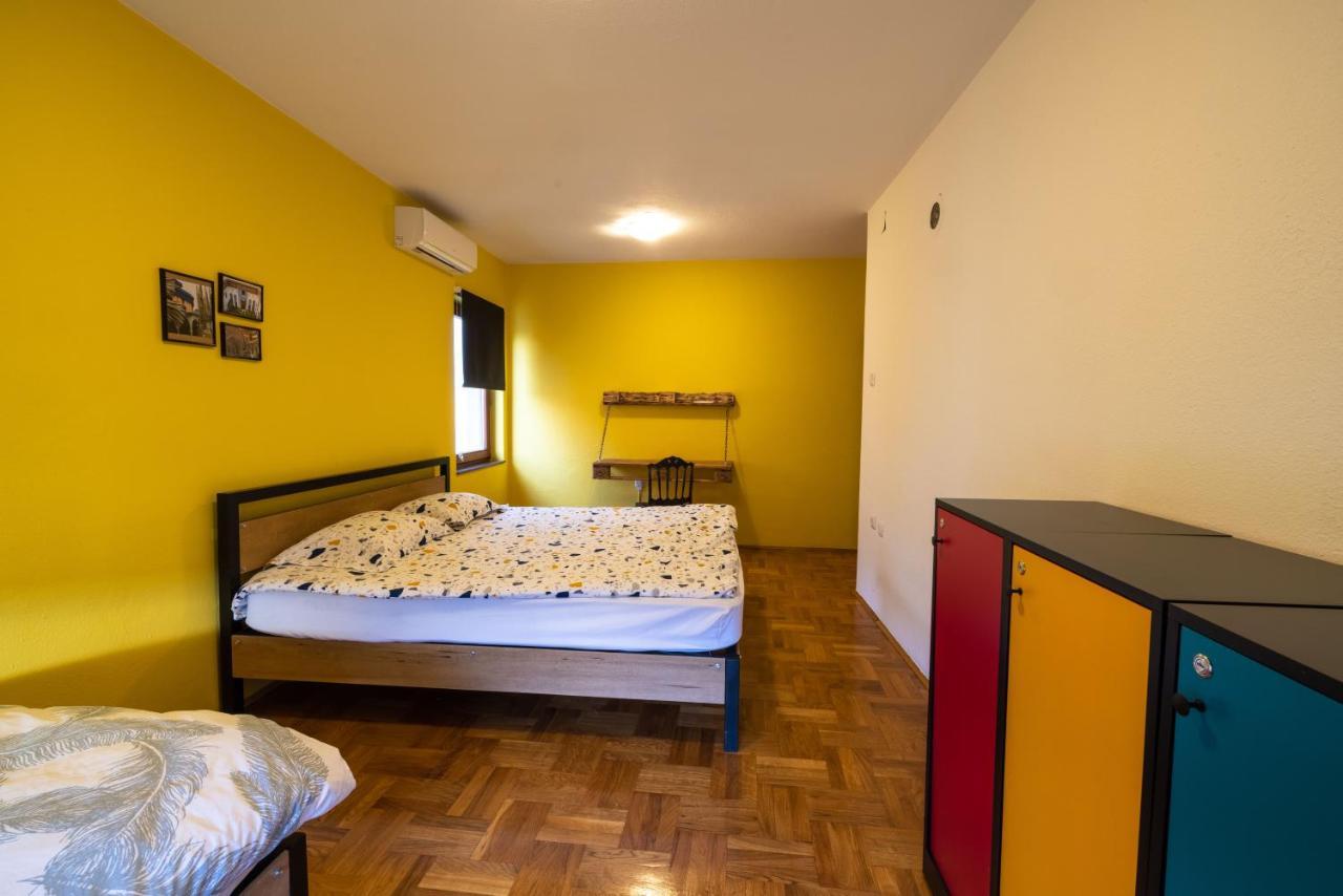 Hostel Prishtina Backpackers Prisztina Zewnętrze zdjęcie