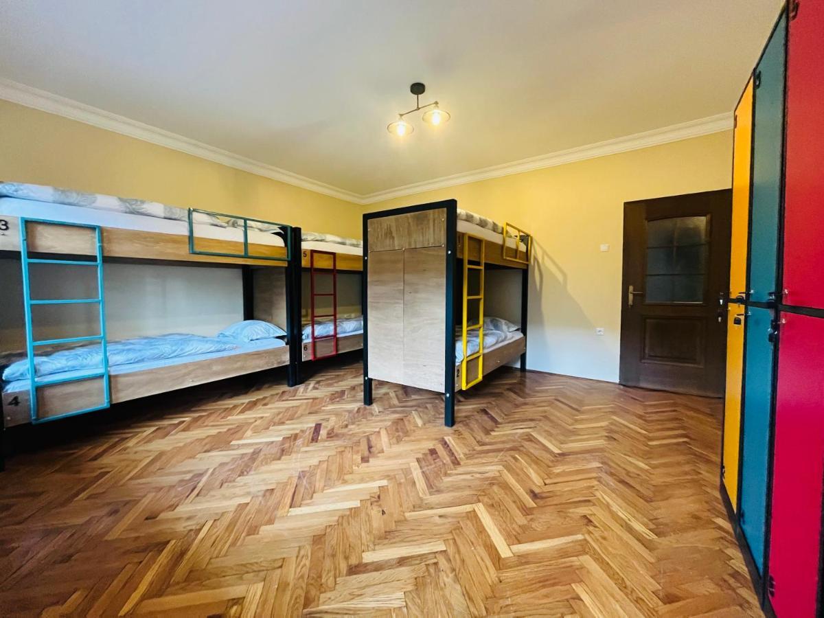 Hostel Prishtina Backpackers Prisztina Zewnętrze zdjęcie